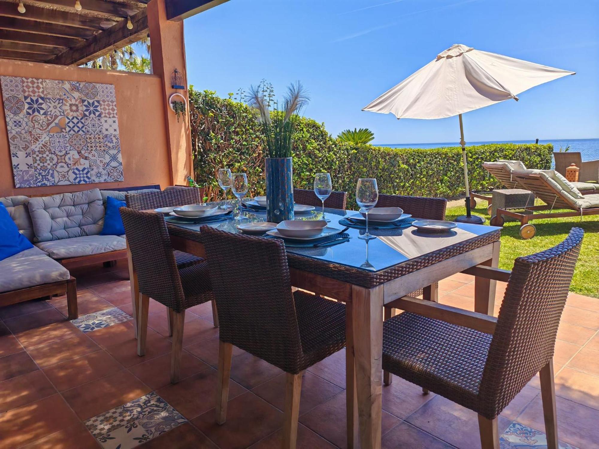 Beachfront Townhouse Estepona Exterior photo